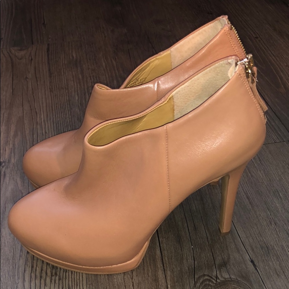 Nine West Beige booties